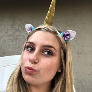 Meet your Posher, Hannah